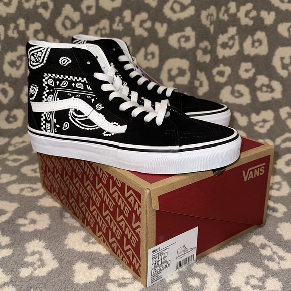 New Sk8-Hi Vans in Peace ☮️ Paisley - Picture 5 of 17